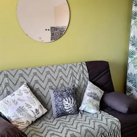 Appartement Bormes-les-Mimosas, 1 pièce, 4 personnes - FR-1-610-29 Appartamento *