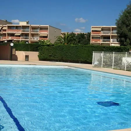 Studio Bormes-Les-Mimosas, Studio Flat, 4 Persons - Fr-1-610-29 Apartamento